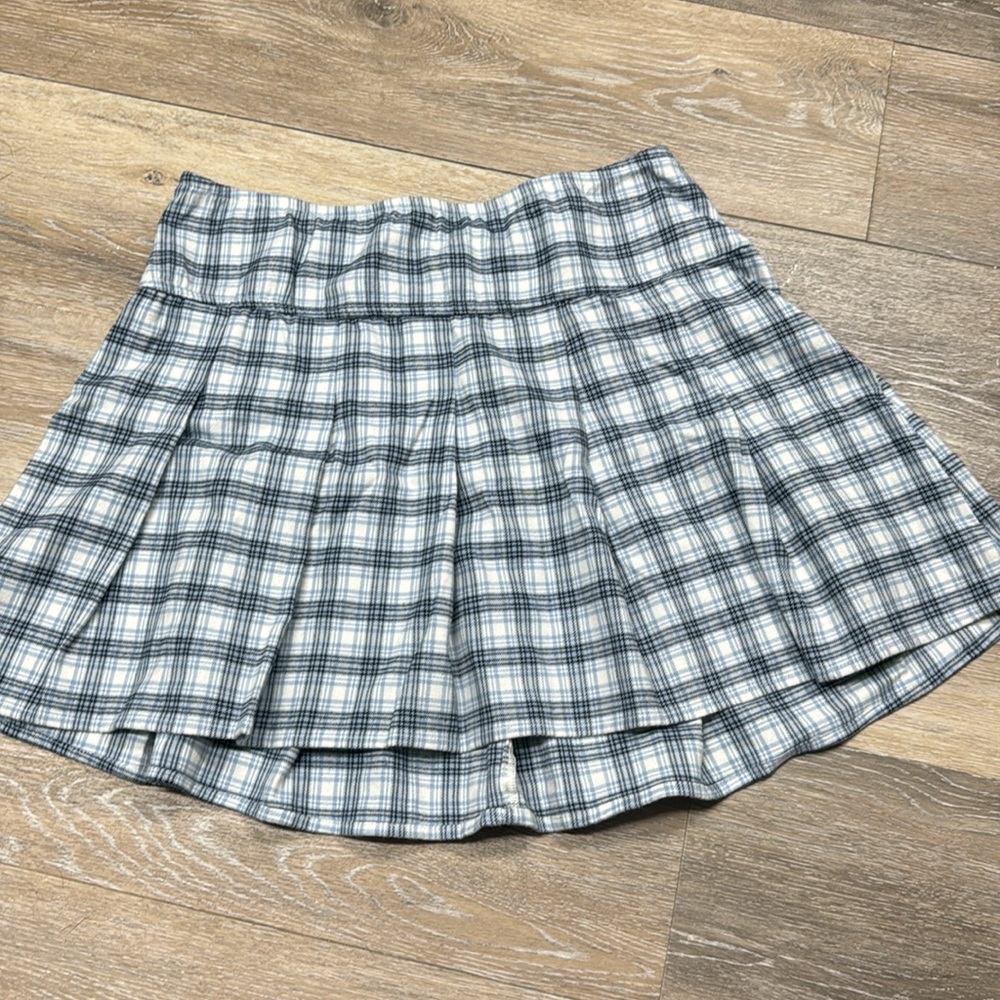 Blue pleated plaid skirt size large